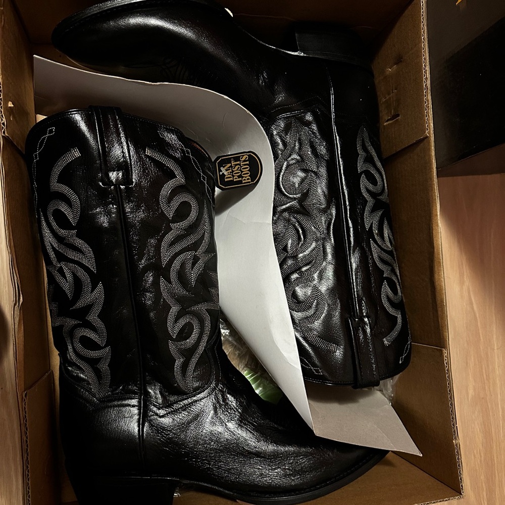 Men’s Dan Post Cowboy Boots w/ Spurs